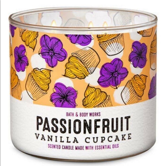 Bath & Body Passionfruit Vanilla Cupcake Candle